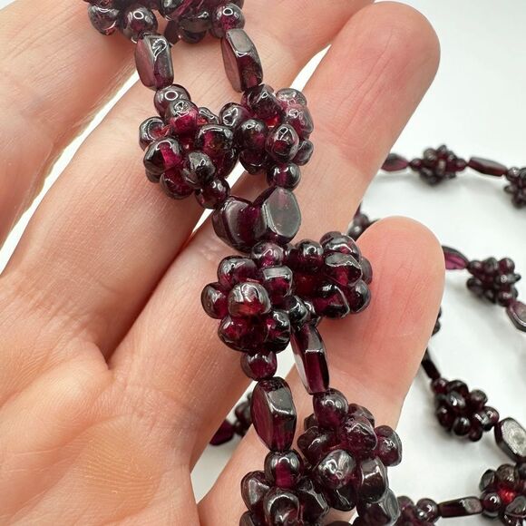 33” of solid garnet cluster beads, necklace! - Picture 3 of 9